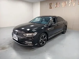 Volkswagen Magotan 2025
