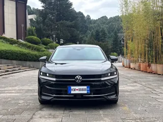 Volkswagen Magotan 2025 купить из Китая, цена 4 666 000 ₽ — Suifenhe Auto