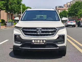 Baojun 530 2018 купить из Китая, цена 1 238 000 ₽ — Suifenhe Auto