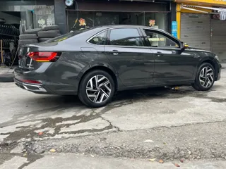 Volkswagen Sagitar 2023 купить из Китая, цена 1 298 000 ₽ — Suifenhe Auto