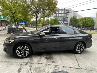 Volkswagen Sagitar 2023 купить из Китая, цена 1 298 000 ₽ — Suifenhe Auto