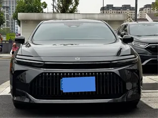 Toyota Crown 2025 купить из Китая, цена 8 686 000 ₽ — Suifenhe Auto