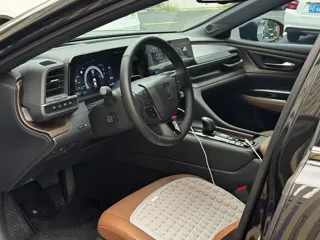 Toyota Crown 2025 купить из Китая, цена 8 686 000 ₽ — Suifenhe Auto