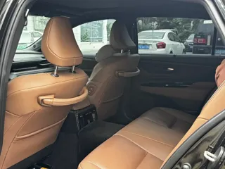 Toyota Crown 2025 купить из Китая, цена 8 686 000 ₽ — Suifenhe Auto