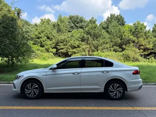 Volkswagen Bora 2024 купить из Китая, цена 1 712 000 ₽ — Suifenhe Auto