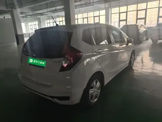 Honda Fit 2019 купить из Китая, цена 1 306 000 ₽ — Suifenhe Auto