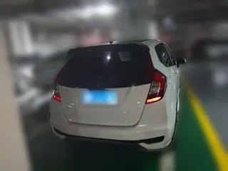 Honda Fit 2018 купить из Китая, цена 1 270 000 ₽ — Suifenhe Auto