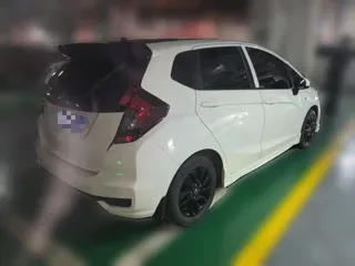 Honda Fit 2018 купить из Китая, цена 1 270 000 ₽ — Suifenhe Auto