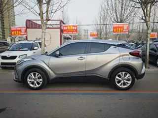 Toyota IZOA 2023 купить из Китая, цена 2 011 000 ₽ — Suifenhe Auto