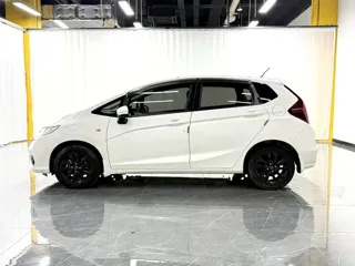 Honda Fit 2019 купить из Китая, цена 1 304 000 ₽ — Suifenhe Auto