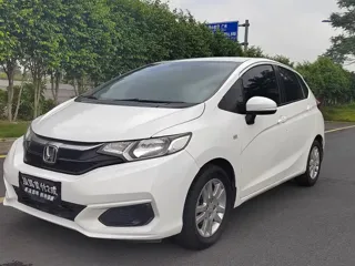 Honda Fit 2018 купить из Китая, цена 1 251 000 ₽ — Suifenhe Auto
