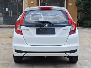 Honda Fit 2018 купить из Китая, цена 1 240 000 ₽ — Suifenhe Auto