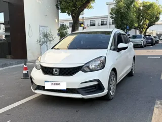 Honda Fit 2022 купить из Китая, цена 1 215 000 ₽ — Suifenhe Auto