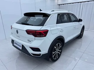 Volkswagen T-ROC 2021 купить из Китая, цена 2 720 000 ₽ — Suifenhe Auto