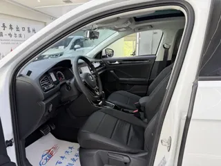 Volkswagen T-ROC 2019 купить из Китая, цена 1 507 000 ₽ — Suifenhe Auto