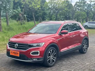 Volkswagen T-ROC 2020 купить из Китая, цена 1 517 000 ₽ — Suifenhe Auto