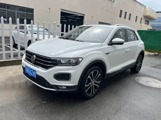 Volkswagen T-ROC 2020 купить из Китая, цена 1 520 000 ₽ — Suifenhe Auto