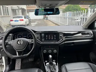 Volkswagen T-ROC 2020 купить из Китая, цена 1 520 000 ₽ — Suifenhe Auto