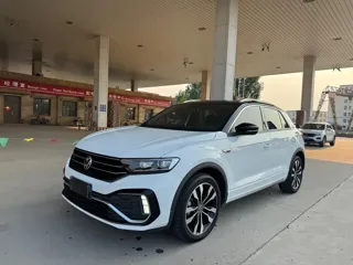 Volkswagen T-ROC 2021 купить из Китая, цена 1 716 000 ₽ — Suifenhe Auto