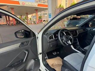 Volkswagen T-ROC 2021 купить из Китая, цена 1 716 000 ₽ — Suifenhe Auto