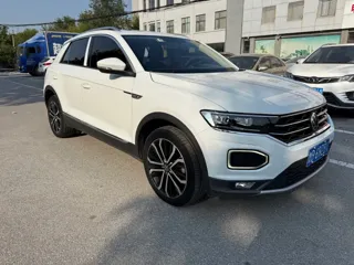 Volkswagen T-ROC 2021 купить из Китая, цена 1 467 000 ₽ — Suifenhe Auto