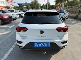 Volkswagen T-ROC 2021 купить из Китая, цена 1 467 000 ₽ — Suifenhe Auto
