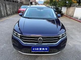 Volkswagen T-ROC 2020 купить из Китая, цена 1 520 000 ₽ — Suifenhe Auto