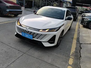 Changan Eado 2025 купить из Китая, цена 2 646 000 ₽ — Suifenhe Auto
