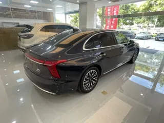 Hongqi H5 2024 купить из Китая, цена 3 321 000 ₽ — Suifenhe Auto