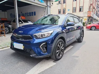 Kia Stonic 2022 купить из Китая, цена 1 117 000 ₽ — Suifenhe Auto