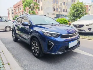 Kia Stonic 2022 купить из Китая, цена 1 117 000 ₽ — Suifenhe Auto