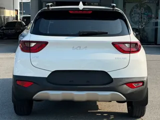 Kia Stonic 2023 купить из Китая, цена 1 443 000 ₽ — Suifenhe Auto