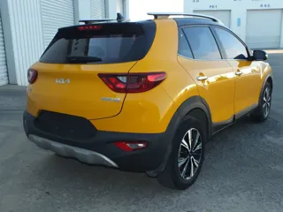 Kia Stonic 2022 купить из Китая, цена 1 352 000 ₽ — Suifenhe Auto