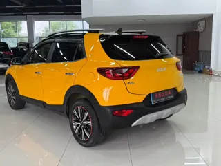 Kia Stonic 2023 купить из Китая, цена 1 431 000 ₽ — Suifenhe Auto
