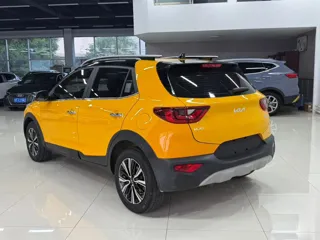 Kia Stonic 2023 купить из Китая, цена 1 457 000 ₽ — Suifenhe Auto