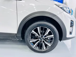 Kia Stonic 2022 купить из Китая, цена 1 326 000 ₽ — Suifenhe Auto
