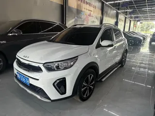 Kia Stonic 2023 купить из Китая, цена 1 405 000 ₽ — Suifenhe Auto