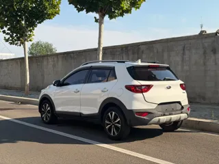 Kia Stonic 2020 купить из Китая, цена 1 132 000 ₽ — Suifenhe Auto