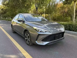 Roewe i5 2025 купить из Китая, цена 1 351 000 ₽ — Suifenhe Auto