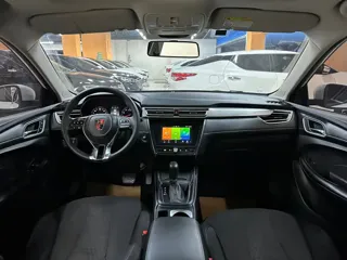 Roewe i5 2020 купить из Китая, цена 1 120 000 ₽ — Suifenhe Auto