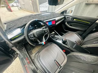 Roewe i5 2022 купить из Китая, цена 1 007 000 ₽ — Suifenhe Auto