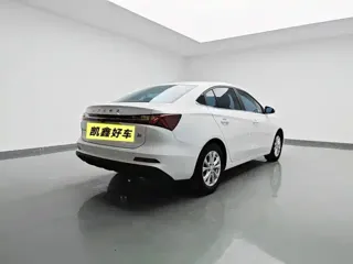 Roewe i5 2023 купить из Китая, цена 956 000 ₽ — Suifenhe Auto