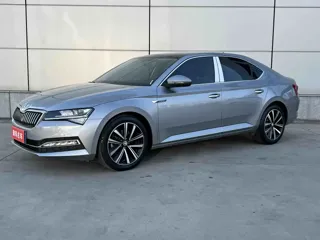 Skoda Superb 2023 купить из Китая, цена 2 361 000 ₽ — Suifenhe Auto