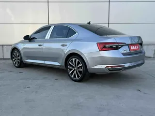 Skoda Superb 2023 купить из Китая, цена 2 361 000 ₽ — Suifenhe Auto
