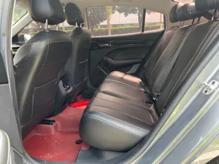 Roewe i5 2022 купить из Китая, цена 981 000 ₽ — Suifenhe Auto