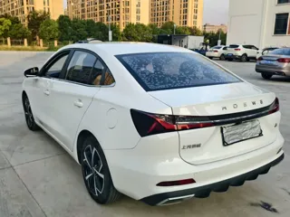 Roewe i5 2023 купить из Китая, цена 1 085 000 ₽ — Suifenhe Auto