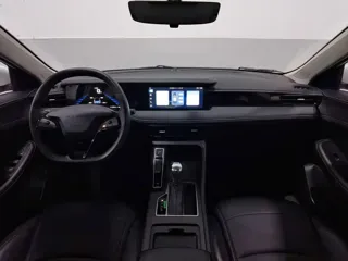 Roewe i5 2024 купить из Китая, цена 1 174 000 ₽ — Suifenhe Auto
