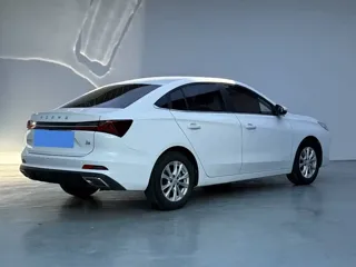Roewe i5 2024 купить из Китая, цена 1 162 000 ₽ — Suifenhe Auto