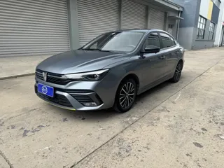 Roewe i5 2022 купить из Китая, цена 942 000 ₽ — Suifenhe Auto