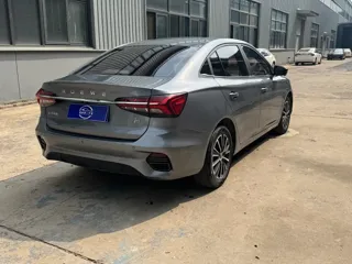 Roewe i5 2022 купить из Китая, цена 942 000 ₽ — Suifenhe Auto
